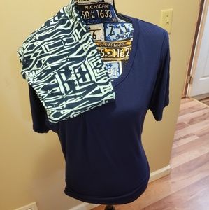 Lularoe OS leggings and Johnny T-Shirt M
